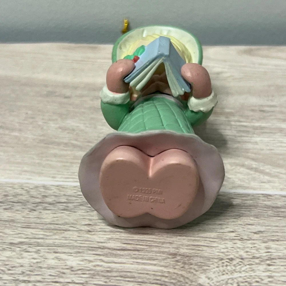 Precious Moments 1995 Caroler Girl Ornament Holding‎ Book Christmas Figurine